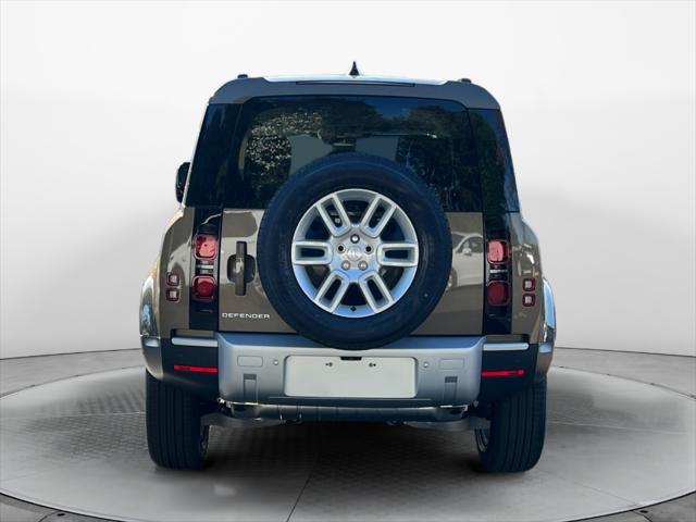 2025 Land Rover Defender 110 P300