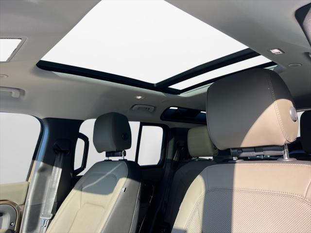 2025 Land Rover Defender 110 P300
