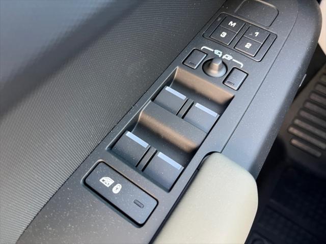 2025 Land Rover Defender 110 P300
