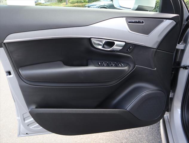 2025 Volvo XC90 B5 Core