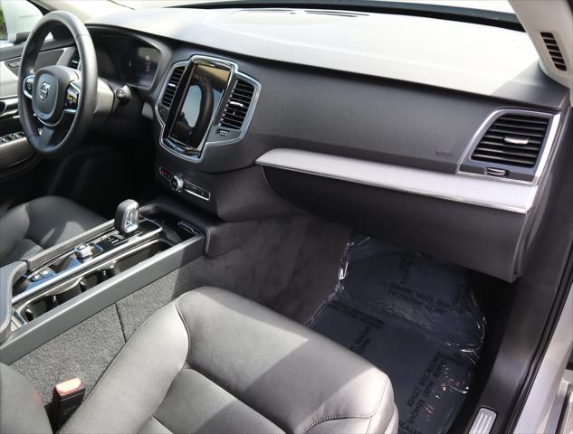2025 Volvo XC90 B5 Core