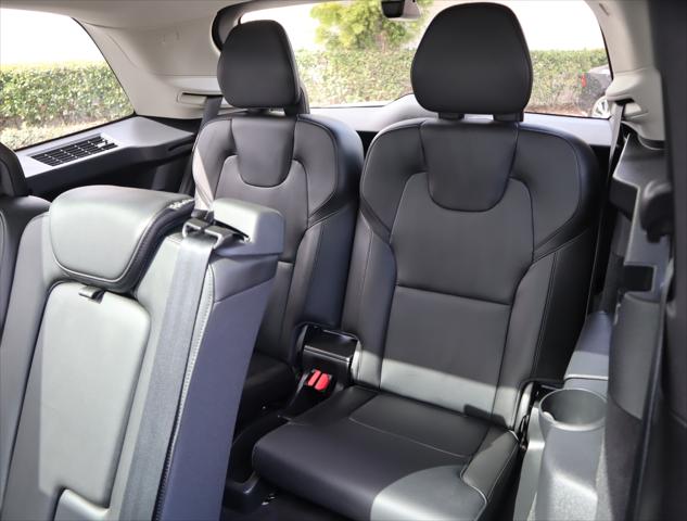 2025 Volvo XC90 B5 Core
