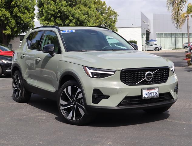 2025 Volvo XC40 B5 Plus Dark Theme for sale in Santa Ana, CA