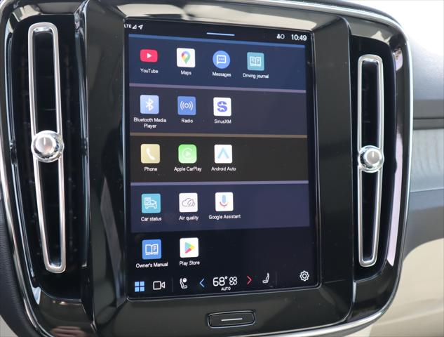 2025 Volvo XC40 B5 Plus Dark Theme