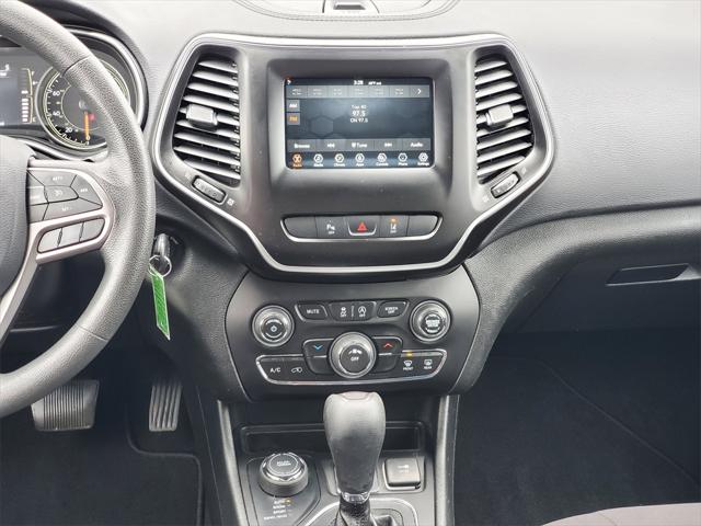 Used 2021 Jeep Cherokee For Sale in Waterford Twp, MI