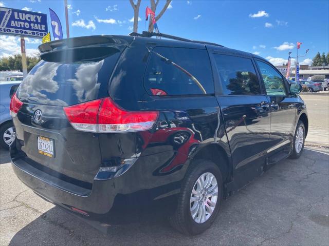 2013 Toyota Sienna XLE V6 8 Passenger