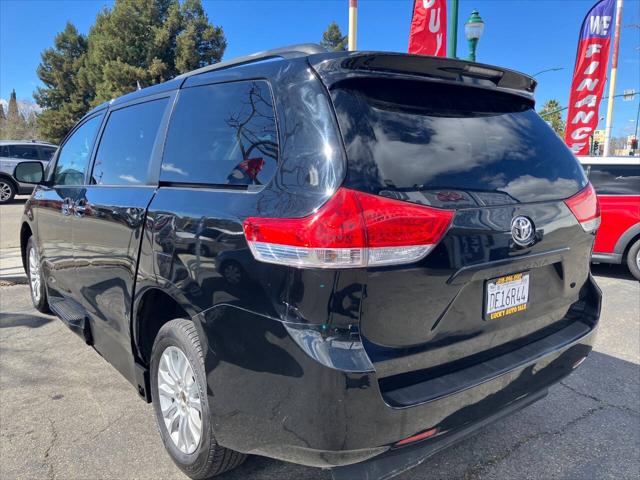 2013 Toyota Sienna XLE V6 8 Passenger
