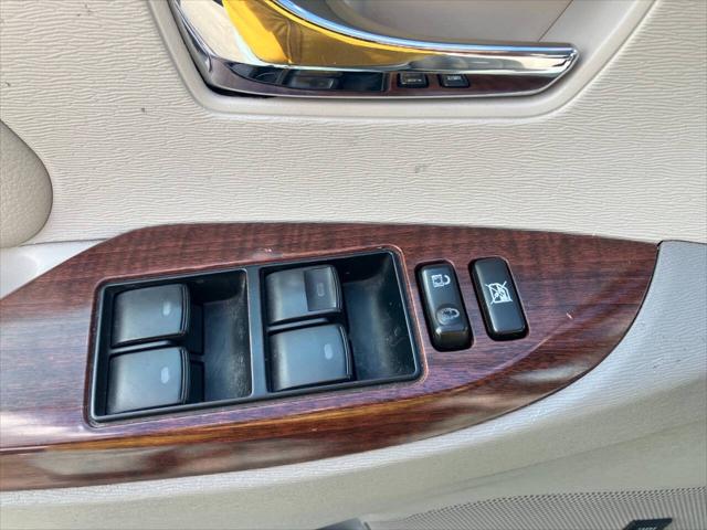 2013 Toyota Sienna XLE V6 8 Passenger