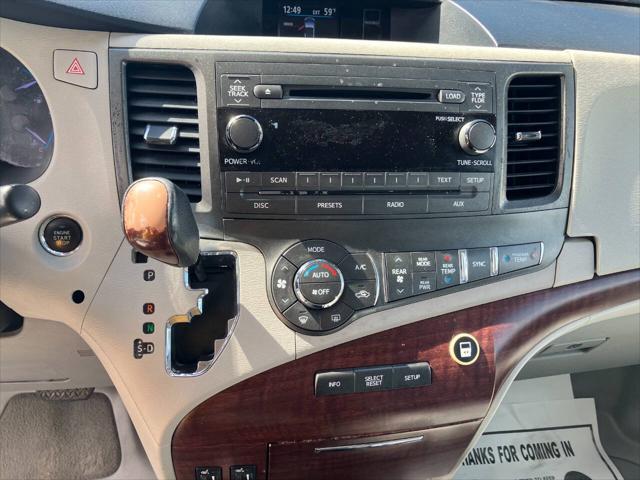 2013 Toyota Sienna XLE V6 8 Passenger