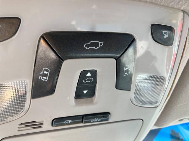 2013 Toyota Sienna XLE V6 8 Passenger