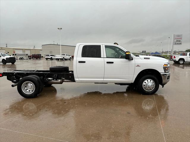 2025 RAM Ram 3500 Chassis Cab RAM 3500 TRADESMAN CREW CAB CHASSIS 4X4 60 CA