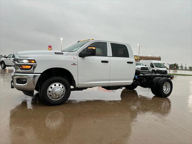 2025 RAM Ram 3500 Chassis Cab RAM 3500 TRADESMAN CREW CAB CHASSIS 4X4 60 CA