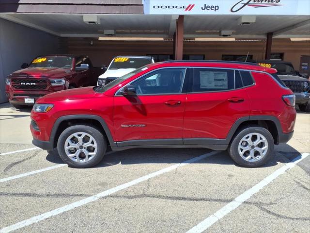 2025 Jeep Compass COMPASS LATITUDE 4X4