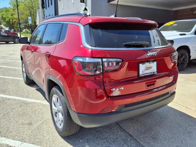 2025 Jeep Compass COMPASS LATITUDE 4X4