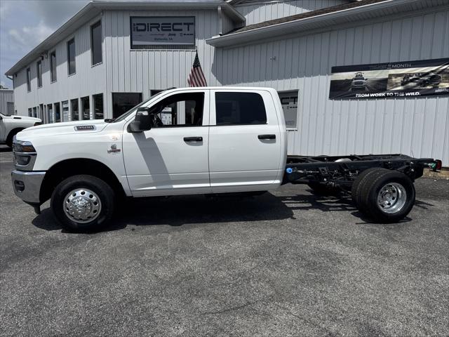 2025 RAM Ram 3500 Chassis Cab RAM 3500 TRADESMAN CREW CAB CHASSIS 4X4 60 CA