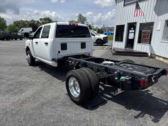 2025 RAM Ram 3500 Chassis Cab RAM 3500 TRADESMAN CREW CAB CHASSIS 4X4 60 CA