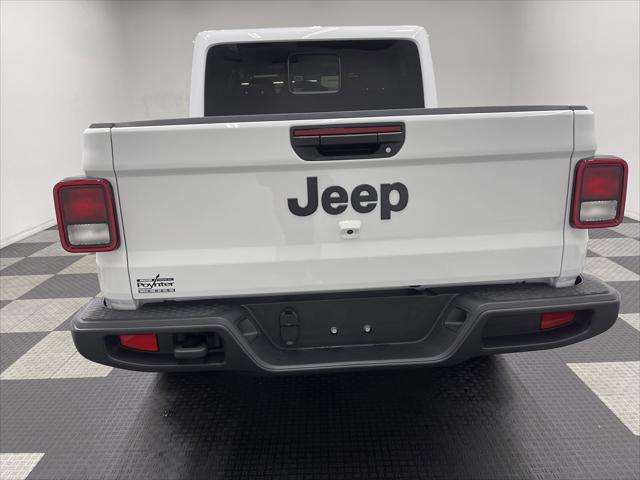 2025 Jeep Gladiator GLADIATOR NIGHTHAWK 4X4