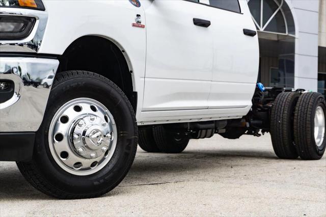 2025 RAM Ram 3500 Chassis Cab RAM 3500 TRADESMAN CREW CAB CHASSIS 4X4 60 CA