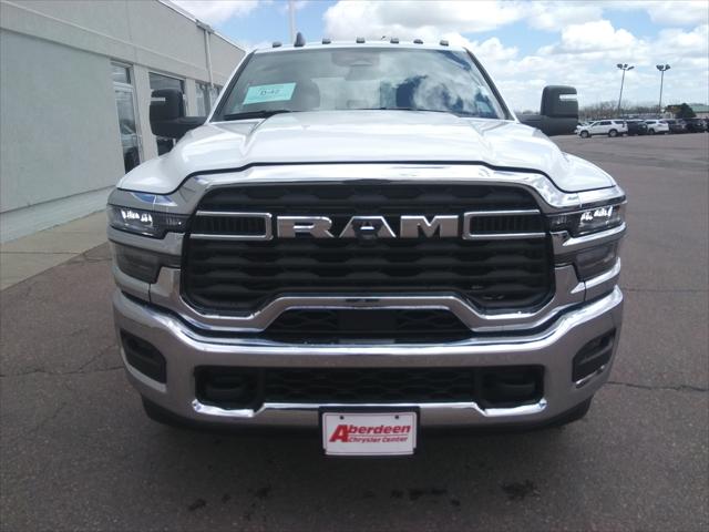 2025 RAM Ram 3500 Chassis Cab RAM 3500 TRADESMAN CREW CAB CHASSIS 4X4 60 CA
