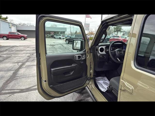 2025 Jeep Gladiator GLADIATOR NIGHTHAWK 4X4 2025 Jeep Gladiator GLADIATOR NIGHTHAWK 4X4