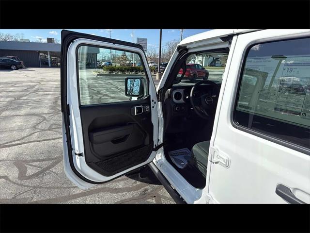 2025 Jeep Gladiator GLADIATOR NIGHTHAWK 4X4 2025 Jeep Gladiator GLADIATOR NIGHTHAWK 4X4