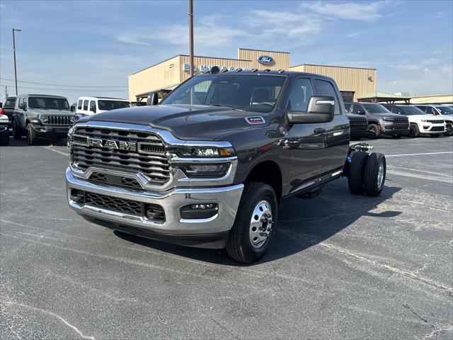 2025 RAM Ram 3500 Chassis Cab RAM 3500 TRADESMAN CREW CAB CHASSIS 4X4 60 CA