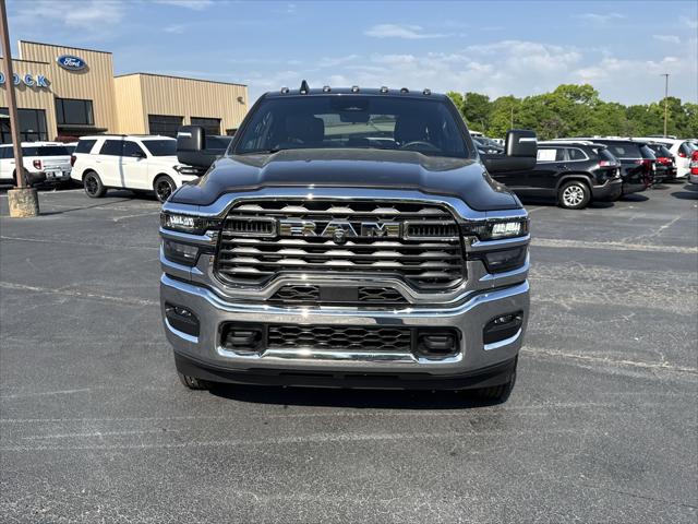 2025 RAM Ram 3500 Chassis Cab RAM 3500 TRADESMAN CREW CAB CHASSIS 4X4 60 CA