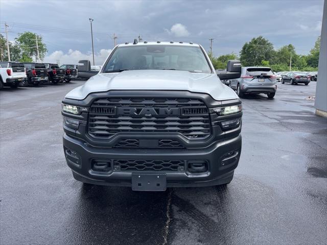 2025 RAM Ram 3500 RAM 3500 TRADESMAN CREW CAB 4X4 8 BOX