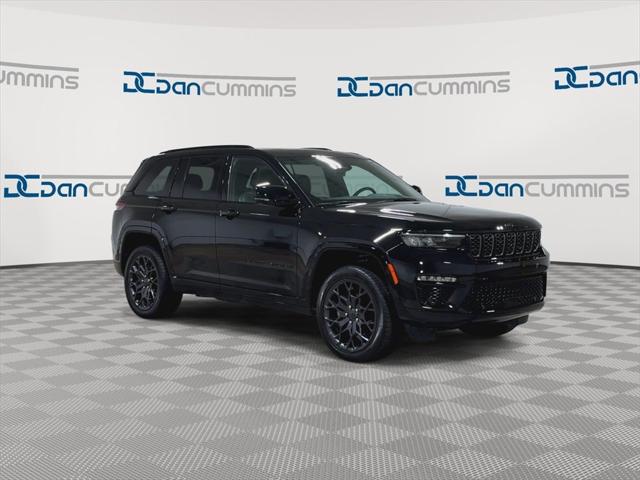 2025 Jeep Grand Cherokee GRAND CHEROKEE SUMMIT RESERVE 4X4