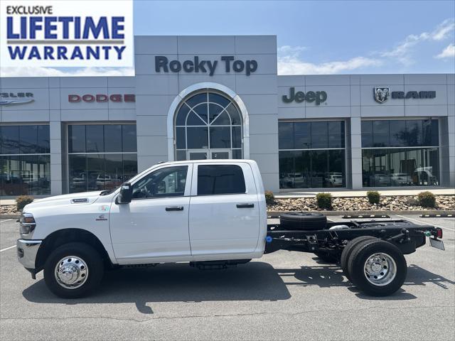 2025 RAM Ram 3500 Chassis Cab RAM 3500 TRADESMAN CREW CAB CHASSIS 4X4 60 CA