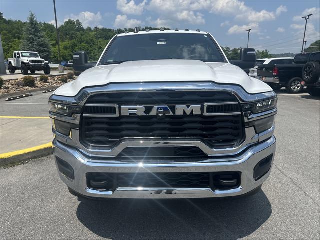 2025 RAM Ram 3500 Chassis Cab RAM 3500 TRADESMAN CREW CAB CHASSIS 4X4 60 CA