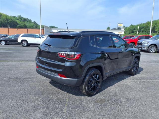 2025 Jeep Compass COMPASS LATITUDE 4X4