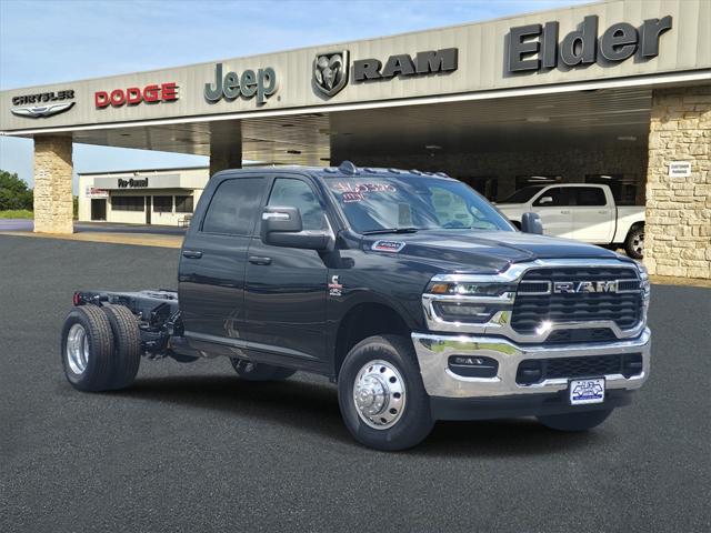 2025 RAM Ram 3500 Chassis Cab RAM 3500 TRADESMAN CREW CAB CHASSIS 4X4 60 CA