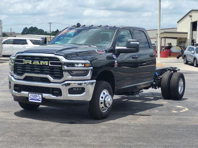 2025 RAM Ram 3500 Chassis Cab RAM 3500 TRADESMAN CREW CAB CHASSIS 4X4 60 CA