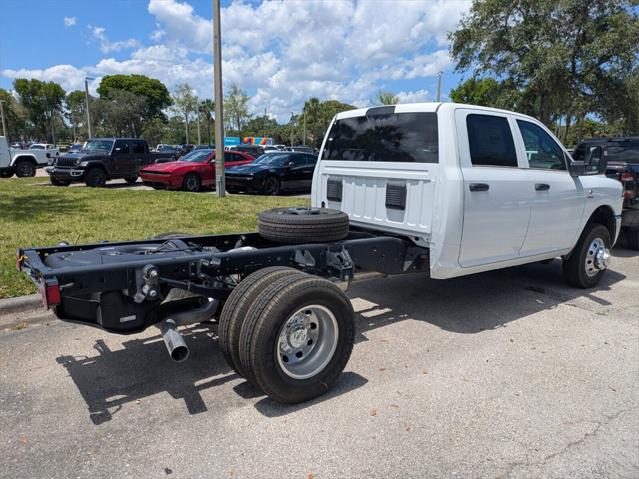 2025 RAM Ram 3500 Chassis Cab RAM 3500 TRADESMAN CREW CAB CHASSIS 4X4 60 CA