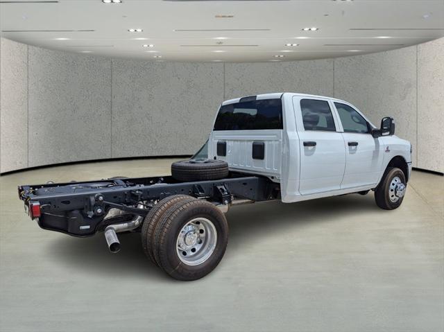 2025 RAM Ram 3500 Chassis Cab RAM 3500 TRADESMAN CREW CAB CHASSIS 4X4 60 CA