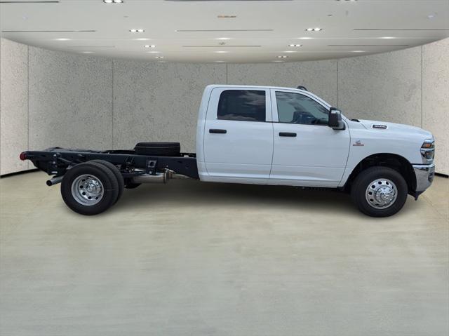 2025 RAM Ram 3500 Chassis Cab RAM 3500 TRADESMAN CREW CAB CHASSIS 4X4 60 CA