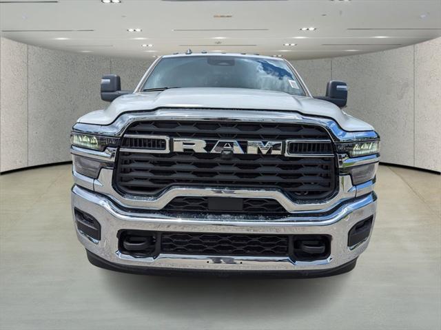 2025 RAM Ram 3500 Chassis Cab RAM 3500 TRADESMAN CREW CAB CHASSIS 4X4 60 CA