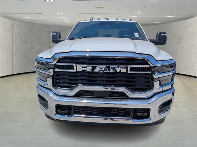 2025 RAM Ram 3500 Chassis Cab RAM 3500 TRADESMAN CREW CAB CHASSIS 4X4 60 CA