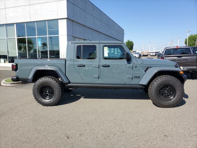 2025 Jeep Gladiator GLADIATOR NIGHTHAWK 4X4 2025 Jeep Gladiator GLADIATOR NIGHTHAWK 4X4