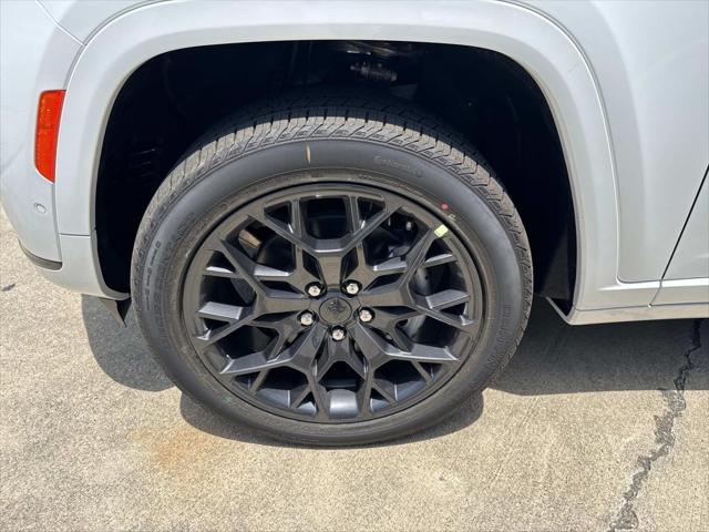 2025 Jeep Grand Cherokee GRAND CHEROKEE L SUMMIT 4X4