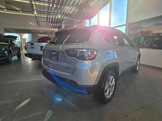 2025 Jeep Compass COMPASS LATITUDE 4X4