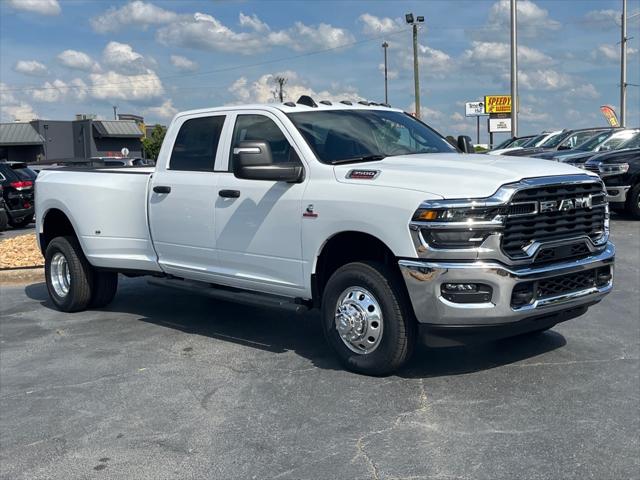 2025 RAM Ram 3500 RAM 3500 TRADESMAN CREW CAB 4X4 8 BOX