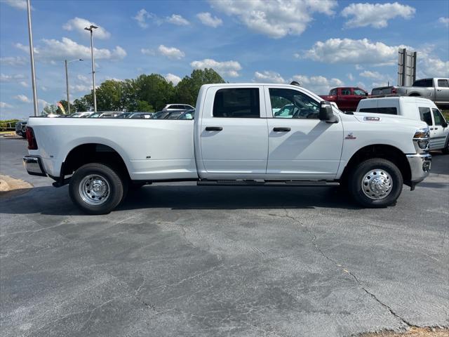 2025 RAM Ram 3500 RAM 3500 TRADESMAN CREW CAB 4X4 8 BOX