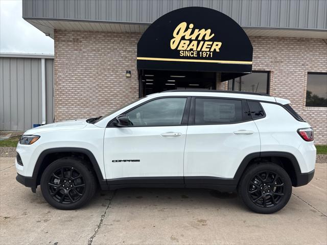 2025 Jeep Compass COMPASS LATITUDE 4X4