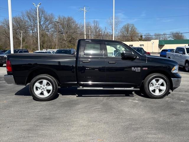 2024 RAM Ram 1500 Classic RAM 1500 CLASSIC TRADESMAN QUAD CAB 4X4 64 BOX 2024 RAM Ram 1500 Classic RAM 1500 CLASSIC TRADESMAN QUAD CAB 4X4 64 BOX