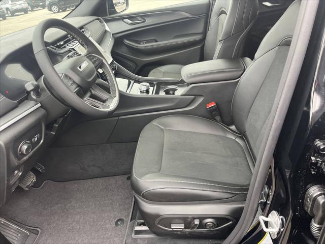 2025 Jeep Grand Cherokee Altitude X 4x4