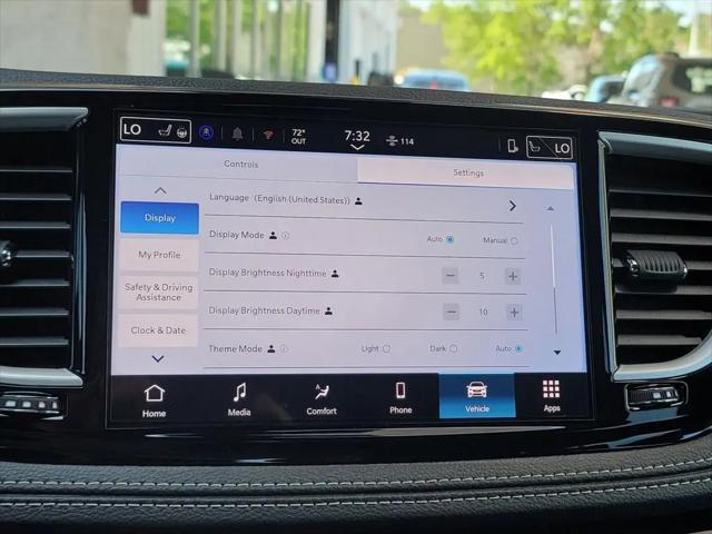 2025 Chrysler Pacifica Select