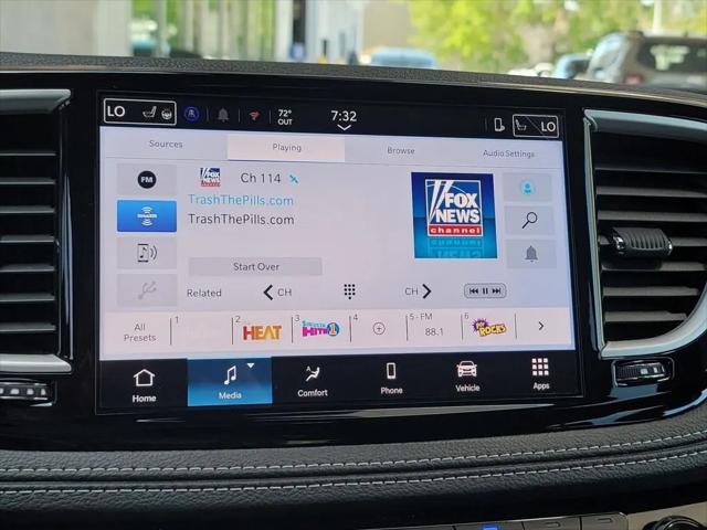 2025 Chrysler Pacifica Select