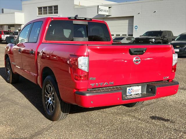 2022 Nissan TITAN Crew Cab SV 4x2